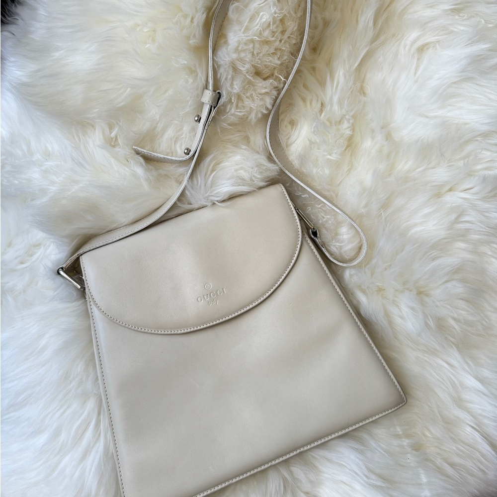 RARE VINTAGE GUCCI CREAM SHOULDER BAG